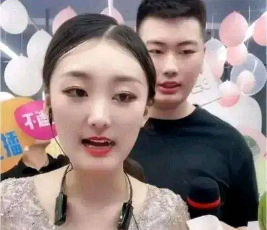 小伟烧烤西施爆料视频,揭秘烧烤界背后的秘密  第3张