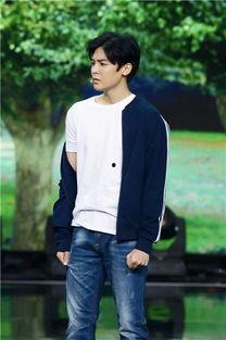 娱乐圈爆料侯明昊周也,娱乐圈恋情曝光引热议