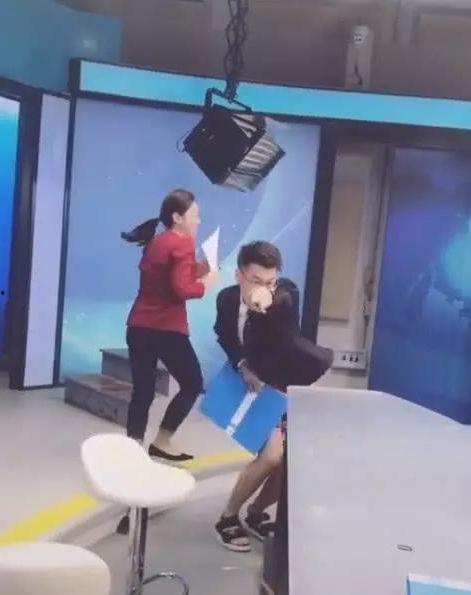 金婧最新爆料新闻直播在线观看,直播揭秘幕后真相，在线观看不容错过！  第3张