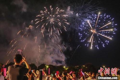 西安烟花秀新闻爆料,璀璨夜空见证古城魅力绽放 第3张 西安烟花秀新闻爆料,璀璨夜空见证古城魅力绽放 第3张