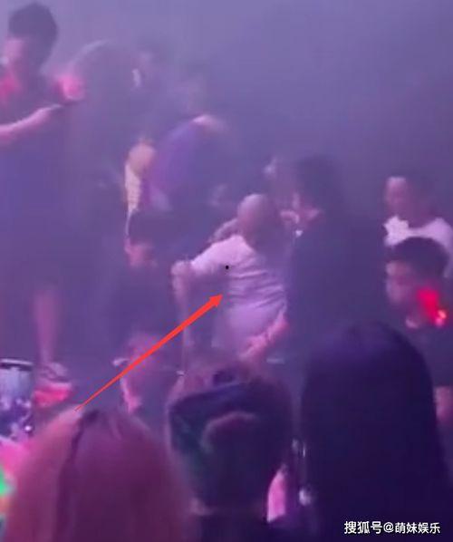 酒吧吃瓜事件网红是谁啊,揭秘引发热议的网红是谁 第3张 酒吧吃瓜事件网红是谁啊,揭秘引发热议的网红是谁 第3张