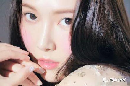 郑秀妍最新爆料图片,揭秘明星私生活幕后真相！”  第2张