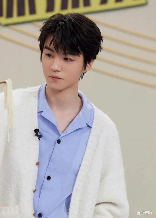 娱乐吃瓜男艺人,揭秘吃瓜男艺人背后的故事 第3张 娱乐吃瓜男艺人,揭秘吃瓜男艺人背后的故事 第3张